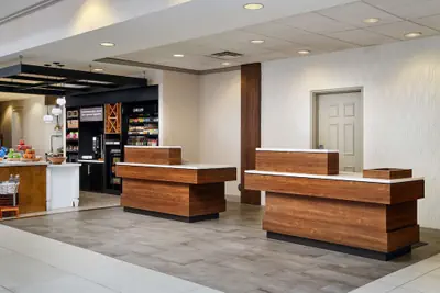 Photo 5 - Hilton Garden Inn Schaumburg
