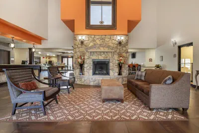 Photo 4 - Best Western Plus Cimarron Hotel & Suites
