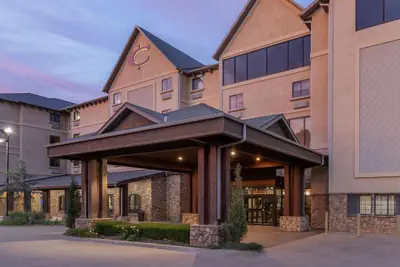 Photo 2 - Best Western Plus Cimarron Hotel & Suites
