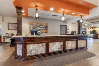 Photo 3 - Best Western Plus Cimarron Hotel & Suites
