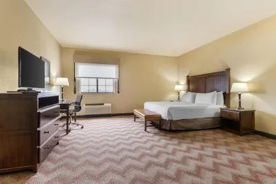 Photo 5 - Best Western Plus Cimarron Hotel & Suites
