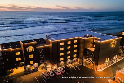 Photo 2 - Starfish Manor Oceanfront Hotel