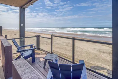 Photo 5 - Beachfront Manor Hotel