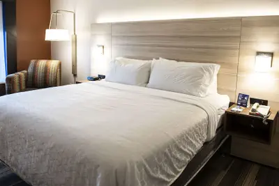 Photo 4 - Holiday Inn Express & Suites Sedalia by IHG