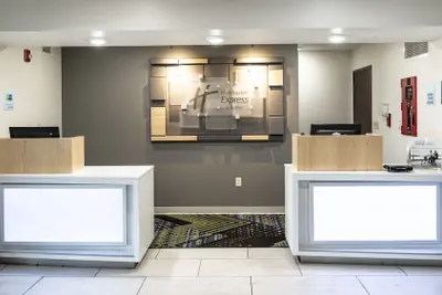 Photo 3 - Holiday Inn Express & Suites Sedalia by IHG