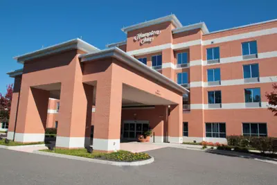 Photo 2 - Hampton Inn Hampton-Newport News