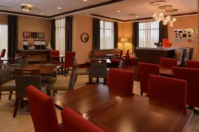 Photo 5 - Hampton Inn by Hilton Lincoln