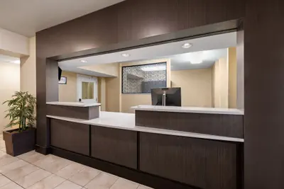 Photo 3 - Candlewood Suites Bismarck by IHG