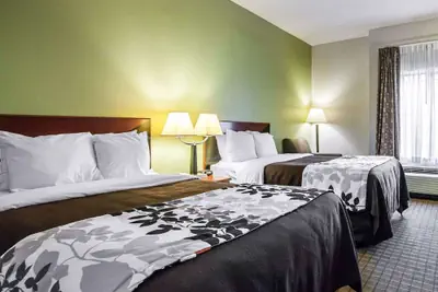 Photo 5 - Sleep Inn & Suites Hattiesburg North