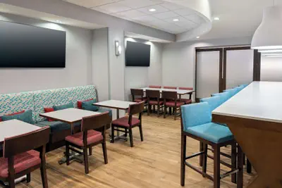 Photo 5 - Hampton Inn Petersburg-Southpark Mall