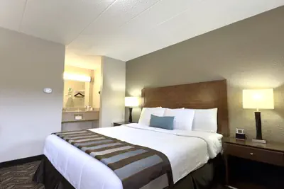 Photo 5 - Super 8 by Wyndham Greensburg