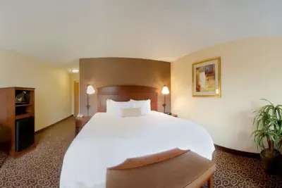 Photo 5 - Hampton Inn Goshen