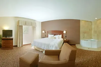 Photo 4 - Hampton Inn Goshen