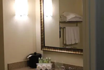 Photo 2 - Holiday Inn Express Defuniak Springs by IHG