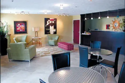 Photo 3 - Days Inn by Wyndham Lafayette Scott