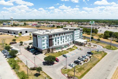 Photo 2 - Holiday Inn Hotel & Suites Waco Northwest by IHG