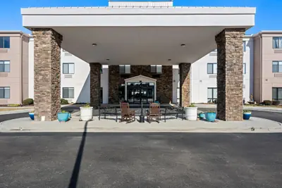 Photo 2 - Comfort Suites Cullman I-65 Exit 310