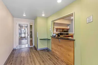 Photo 3 - Extended Stay America Select Suites - Cleveland - Mentor