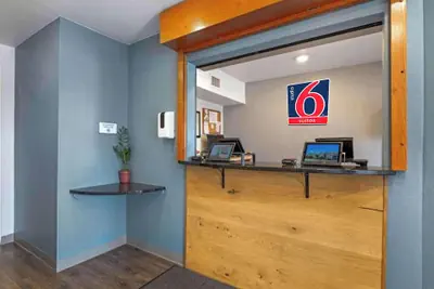 Photo 3 - Studio 6 Extended Stay Cincinnati Sharonville OH