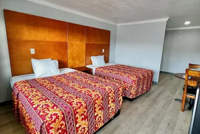 Photo 5 - Aqua Inn Motel