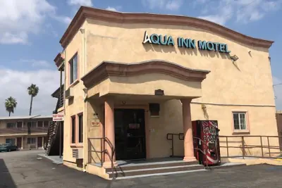 Photo 2 - Aqua Inn Motel