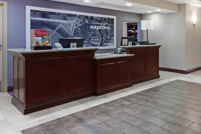 Photo 4 - Hampton Inn & Suites Oakland Airport-Alameda