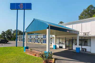 Photo 2 - Motel 6 Cleveland, TN