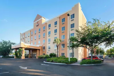 Photo 2 - Comfort Suites Tampa Airport North