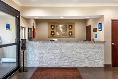 Photo 3 - Comfort Inn & Suites Muncie Near University