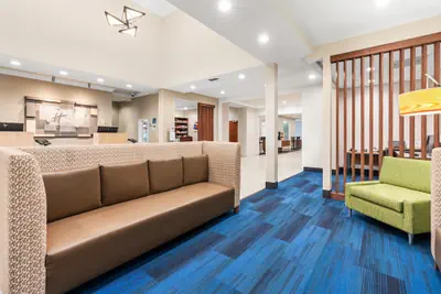 Photo 2 - Holiday Inn Express & Suites Klamath Falls Central by IHG