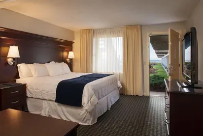 Photo 4 - Ocean Mist Beach Hotel & Suites