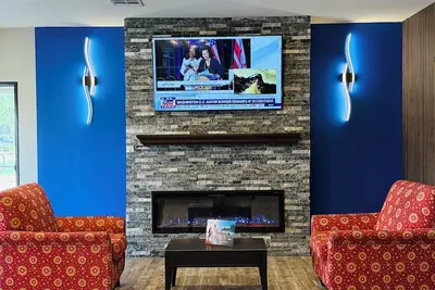 Photo 3 - La Quinta Inn & Suites by Wyndham Morgan City
