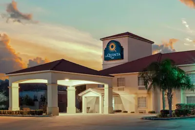 Photo 2 - La Quinta Inn & Suites by Wyndham Morgan City