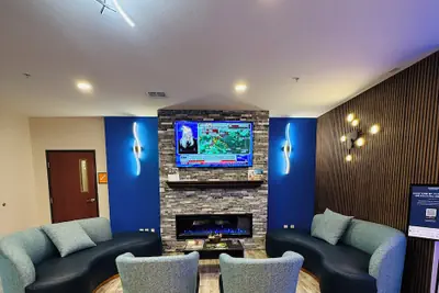Photo 3 - La Quinta Inn & Suites by Wyndham Morgan City