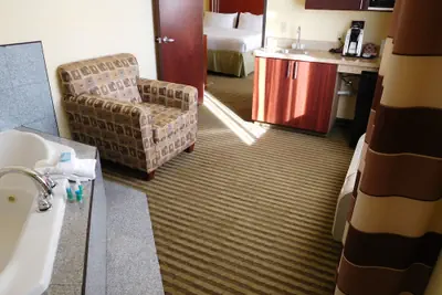 Photo 4 - Holiday Inn Express & Suites Ponca City by IHG