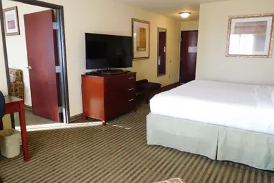 Photo 3 - Holiday Inn Express & Suites Ponca City by IHG