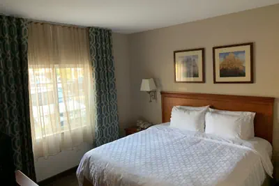 Photo 4 - Candlewood Suites Hot Springs by IHG