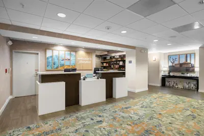 Photo 4 - Hampton Inn & Suites Lancaster