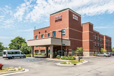 Photo 2 - Comfort Suites Canton - Detroit