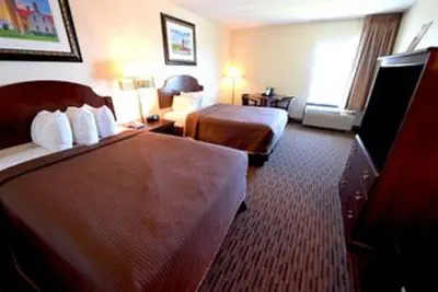 Photo 5 - Waterfront Inn - Mackinaw City
