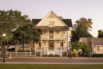 Photo 2 - Beaufort Inn