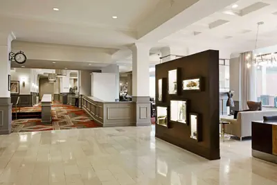 Photo 4 - Hilton Richmond Downtown