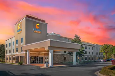 Photo 2 - Comfort Suites Brunswick