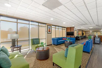 Photo 4 - Comfort Suites Brunswick