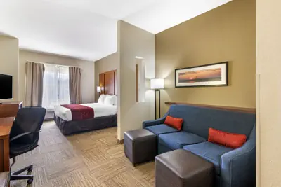 Photo 5 - Comfort Suites Brunswick