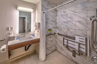 Photo 3 - Holiday Inn Express Reno Airport by IHG