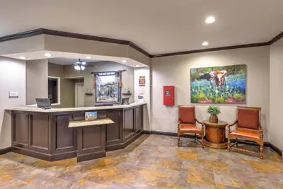 Photo 4 - La Quinta Inn & Suites by Wyndham Marble Falls