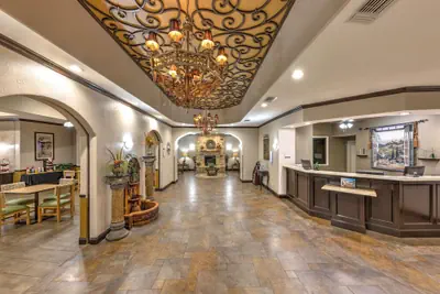 Photo 3 - La Quinta Inn & Suites by Wyndham Marble Falls