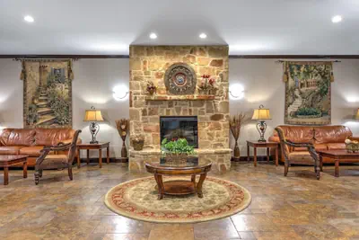 Photo 5 - La Quinta Inn & Suites by Wyndham Marble Falls