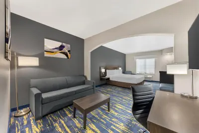 Photo 2 - Best Western Sea World/Lackland AFB NW Hotel & Suites